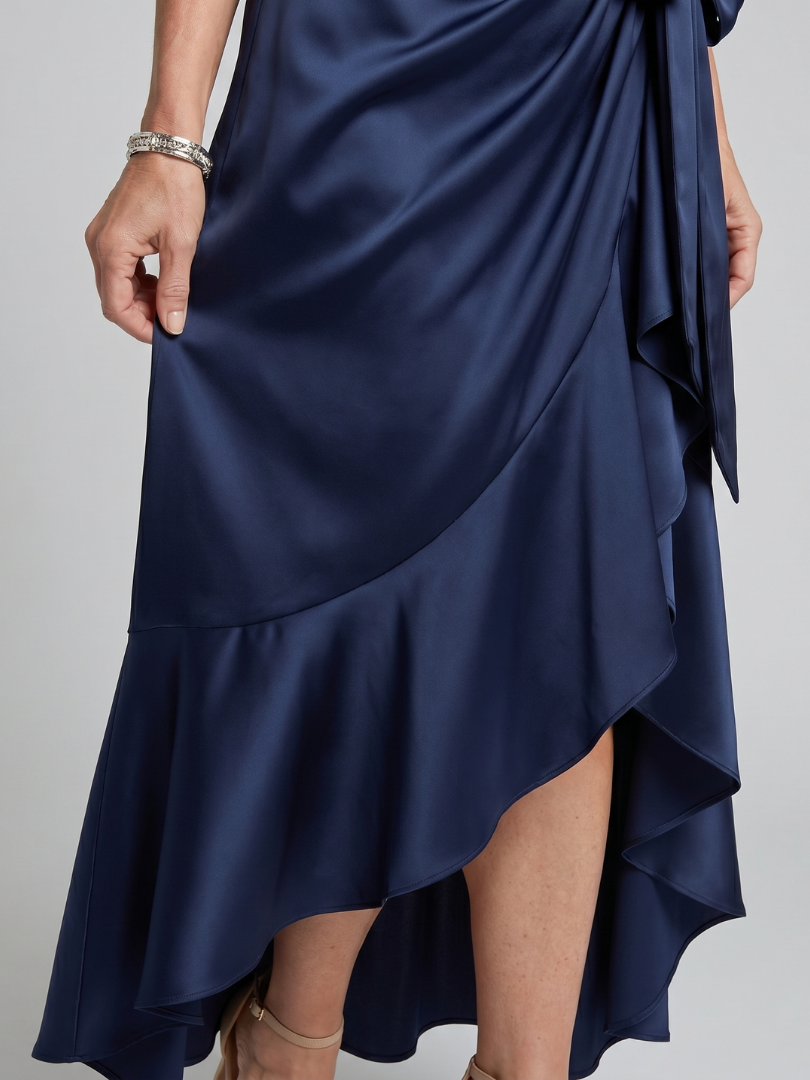 Dulce | Vestido Midi Traçado com Decote Halter