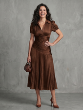 Constança | Vestido Midi Riscado com Pregas na Cintura