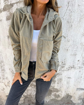 Lahka jakna z zadrgo