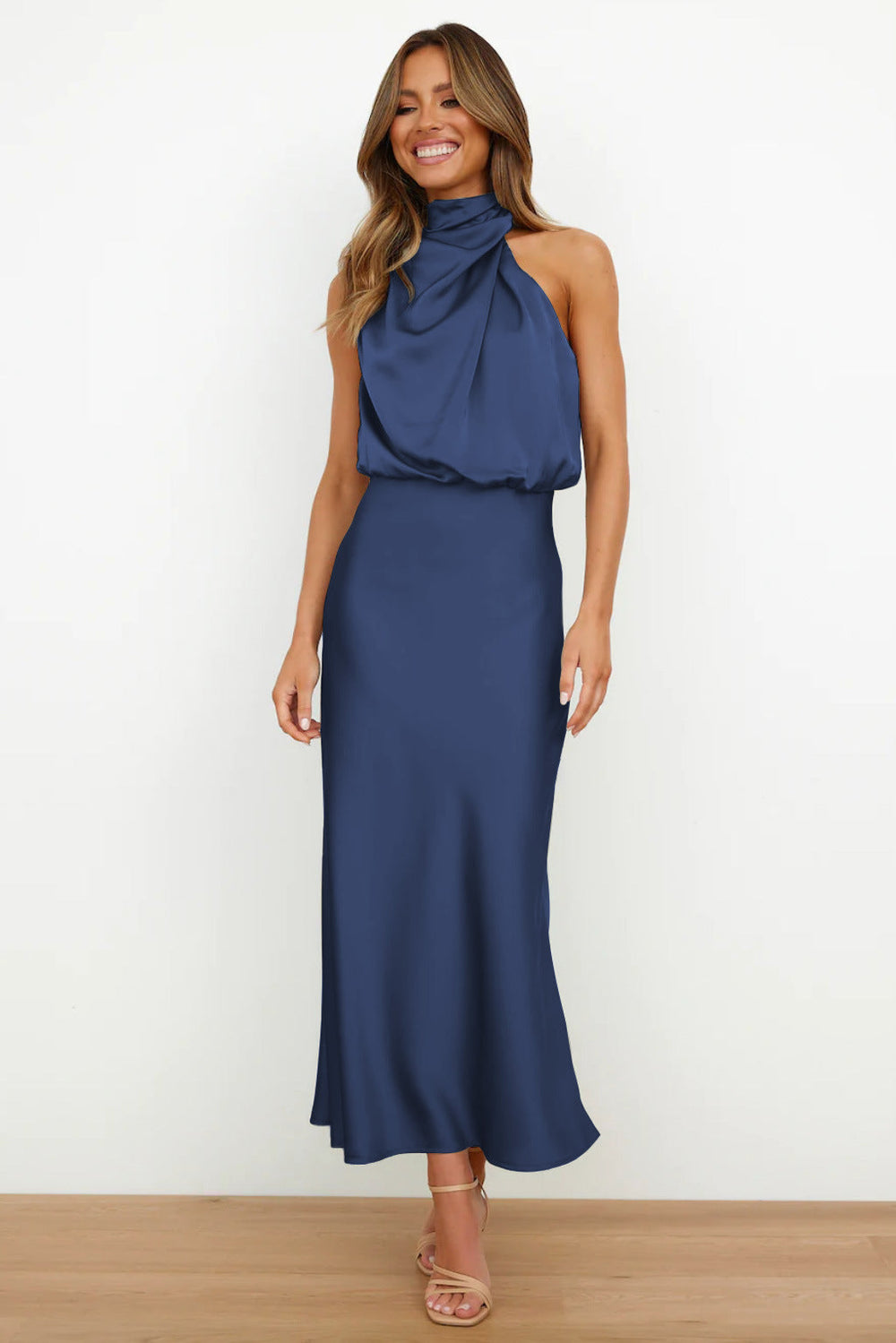 Emanuela | Vestido Comprido Drapeado com Decote Halter