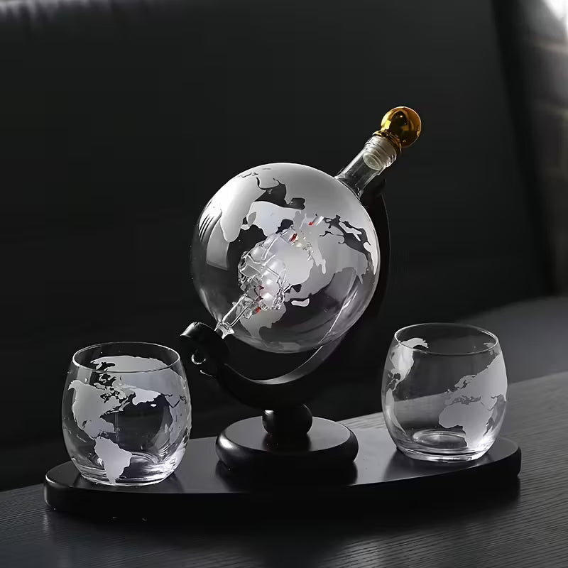Conjunto Mapa do Mundo Garrafa e Copos de Whisky