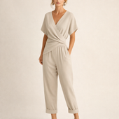 Magda - Macacão Elegante com Decote em V