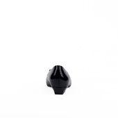 Lola Leo Preto