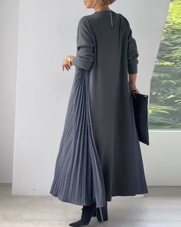 Elegantna plisirana pletena obleka z dolgimi rokavi