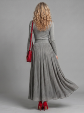 Diana | Vestido Midi de Gola Alta e Manga Comprida