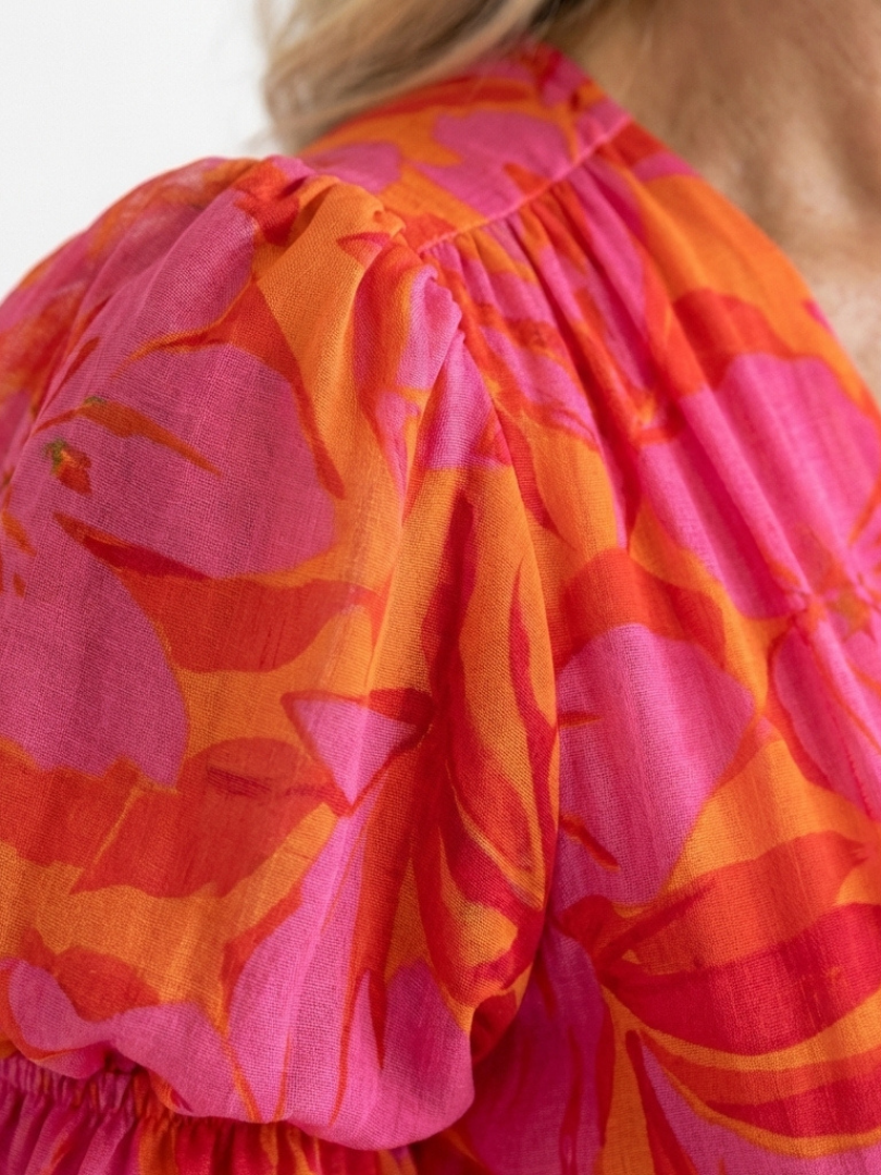 Rosélia | Vestido Midi Floral com Mangas Tufadas