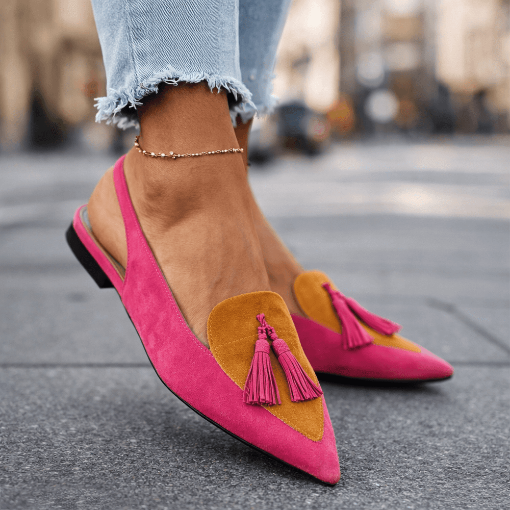 Lorena | Mules Planas Bicolores em Suédine & Pompons