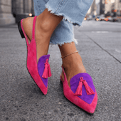 Lorena | Mules Planas Bicolores em Suédine & Pompons
