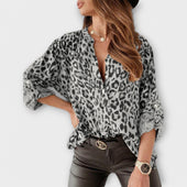 Iara - Blusa moderna estampado leopardo