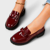 Mocassins Femininos Pretos em Verniz com Laço
