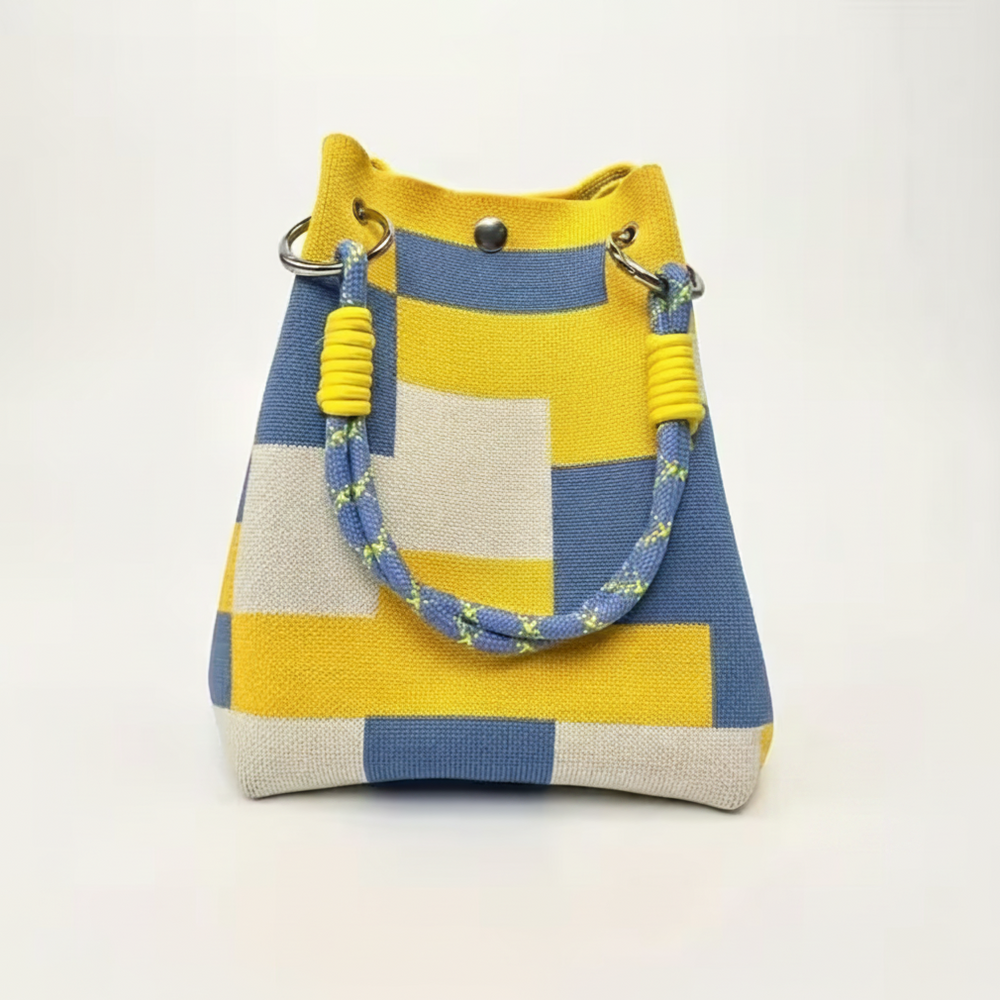 KRISTINA | Mehka mini torbica – jabolčno zelena