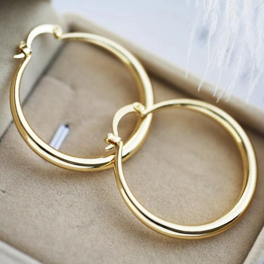 Auffällige Gold Ohrringe