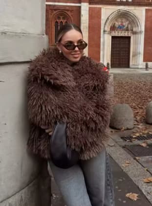 Plašč iz kodrastega sintetičnega krzna