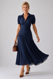 Constança | Vestido Midi Riscado com Pregas na Cintura