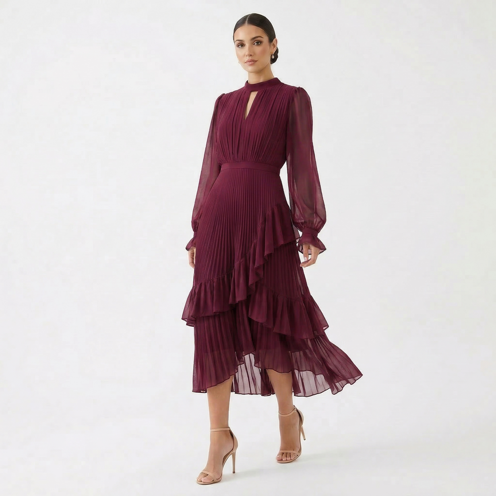 Mariana - Vestido Plissado com Mangas Fluídas e Folhos Assimétricos
