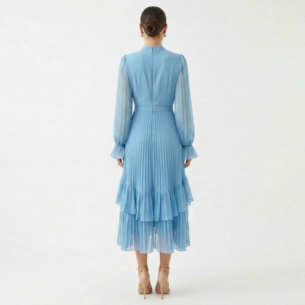 Mariana - Vestido Plissado com Mangas Fluídas e Folhos Assimétricos