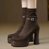 Janete - Botas de plataforma de luxo com conforto e estilo em cada passo