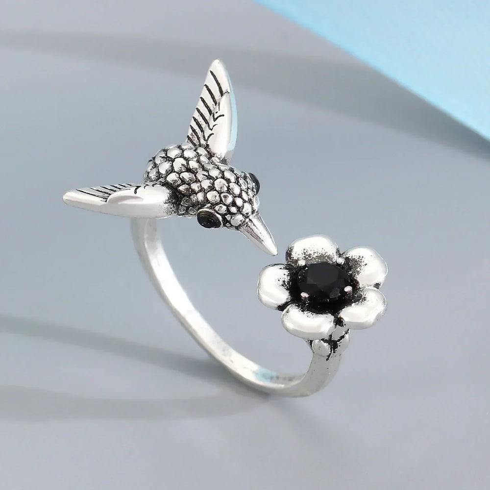 Estela | Anel Colibri e Flor Ajustável