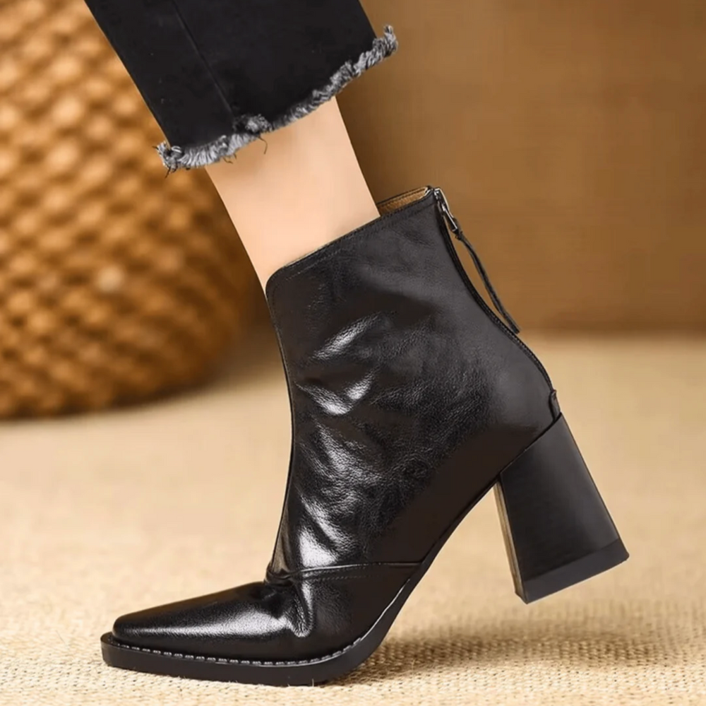 Leonor | Botim Elegante com Salto Bloco
