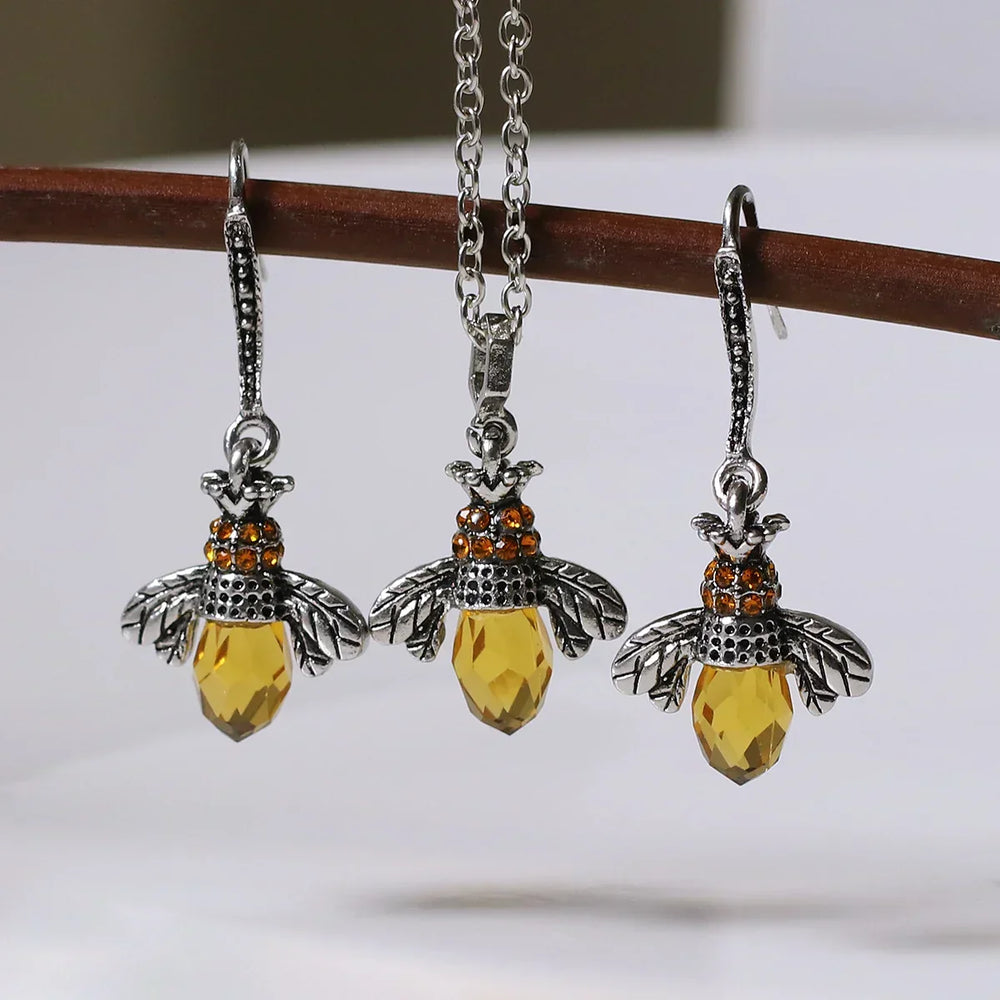 Gisela | Conjunto Colar e Brincos Abelha