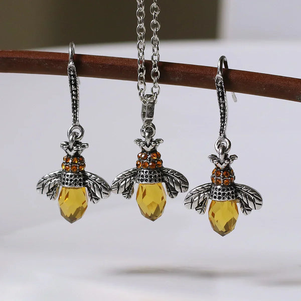 Gisela | Conjunto Colar e Brincos Abelha