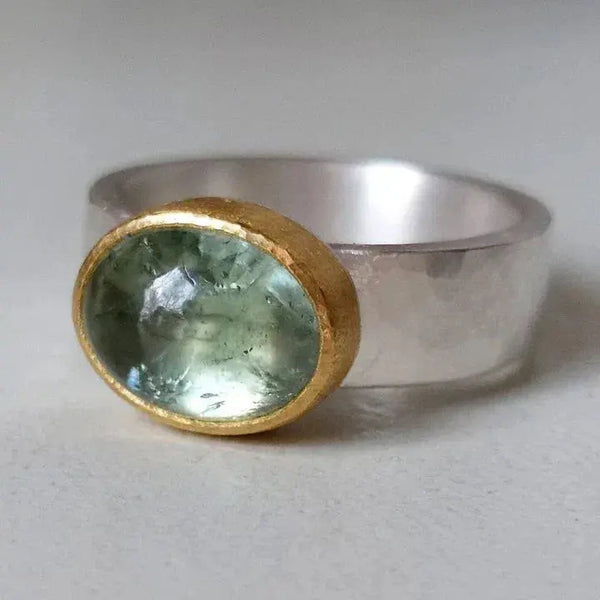 Leonídia | Anel Vintage com Pedra Verde