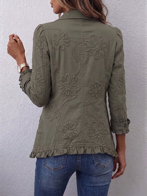 Kamberly – Boho-chic utility jakna z vezenimi cvetličnimi vzorci in obrobo z volani