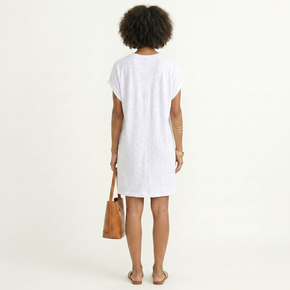 Camila - Vestido Curto Fluído com Decote em V Trabalhado