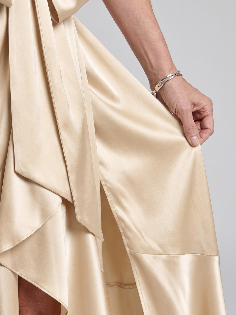 Dulce | Vestido Midi Traçado com Decote Halter