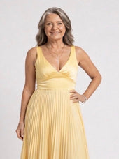 Cristiana | Vestido Comprido Plissado com Decote em V