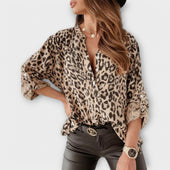Iara - Blusa moderna estampado leopardo