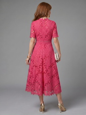 Guiomar | Vestido Midi em Bordado Inglês com Cintura Marcada