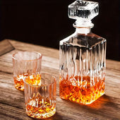 Conjunto Garrafa e Copos de Whisky