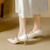 Luciana | Sapatos de Salto com Tira de Pérolas