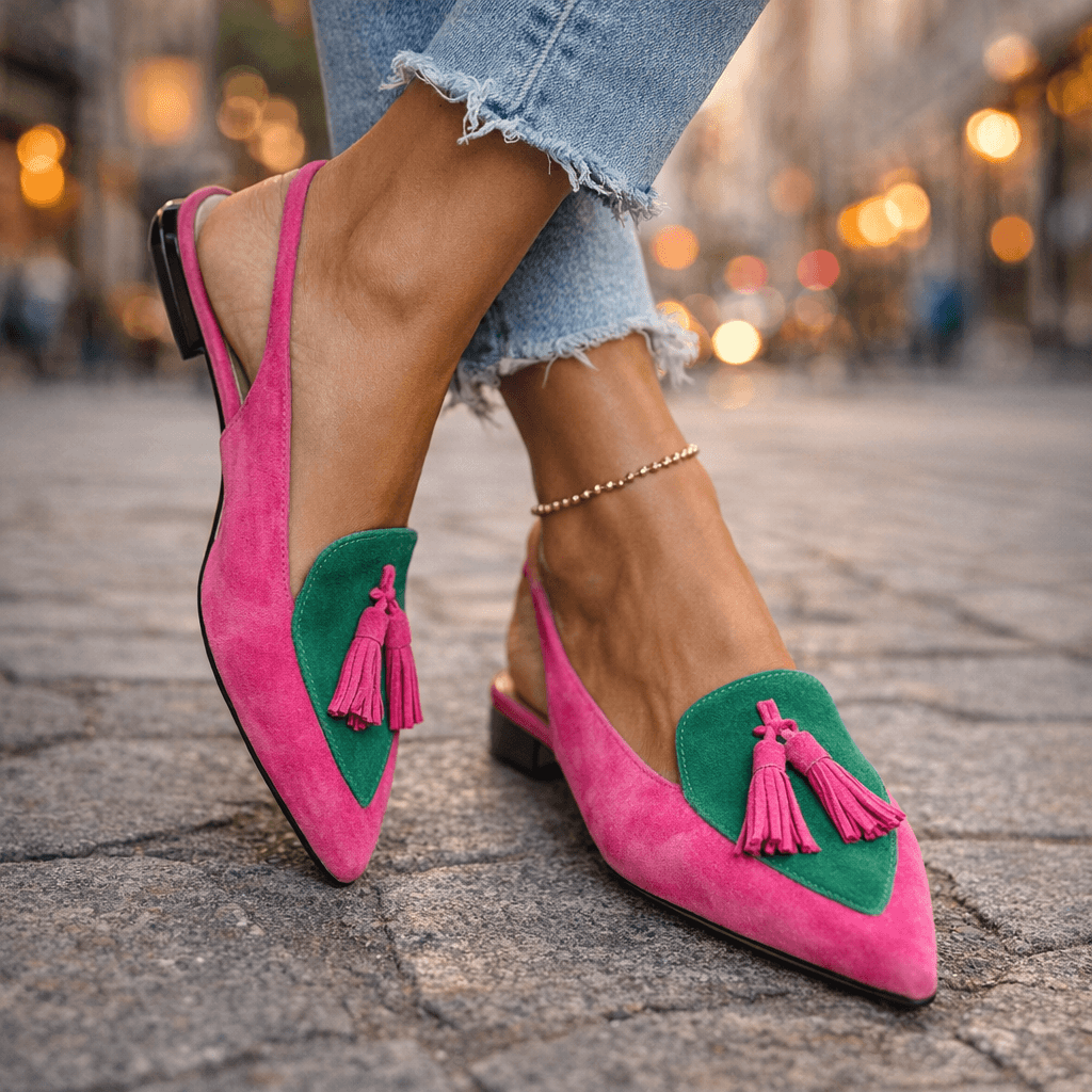 Lorena | Mules Planas Bicolores em Suédine & Pompons