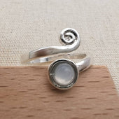 Vintage-Spiralring mit Mondstein