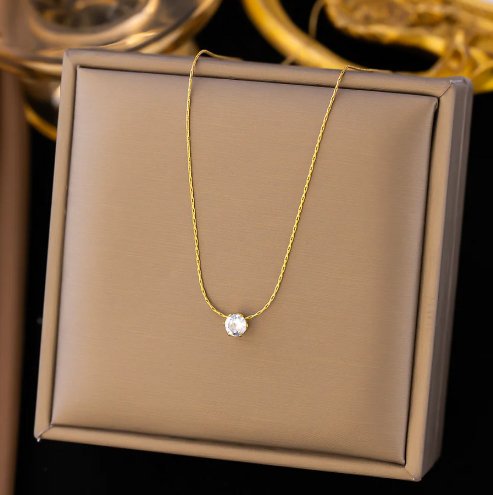 Brites | Colar Fino Dourado com Cristal