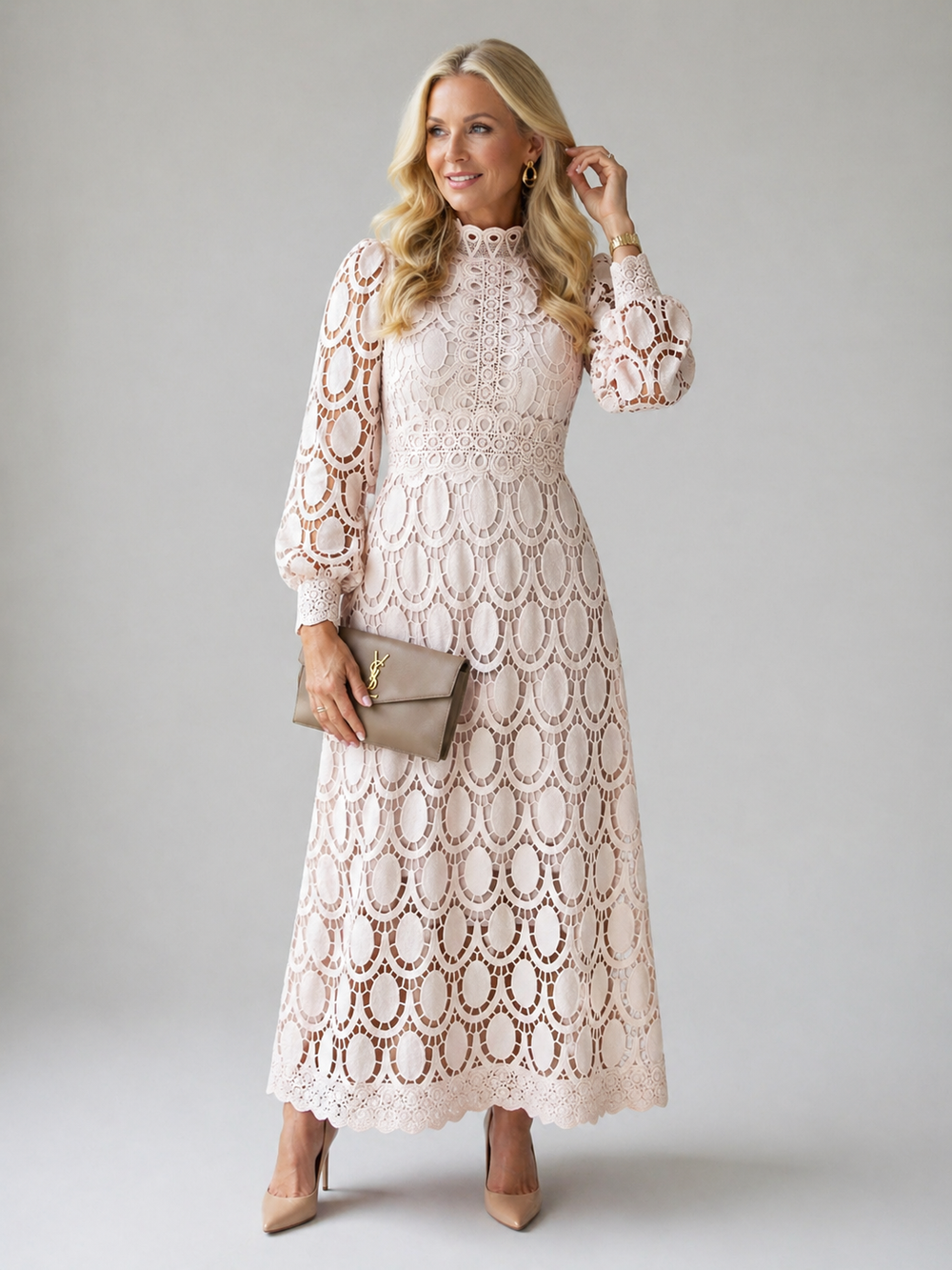 Camélia | Vestido Midi de Renda com Recorte Ondulado