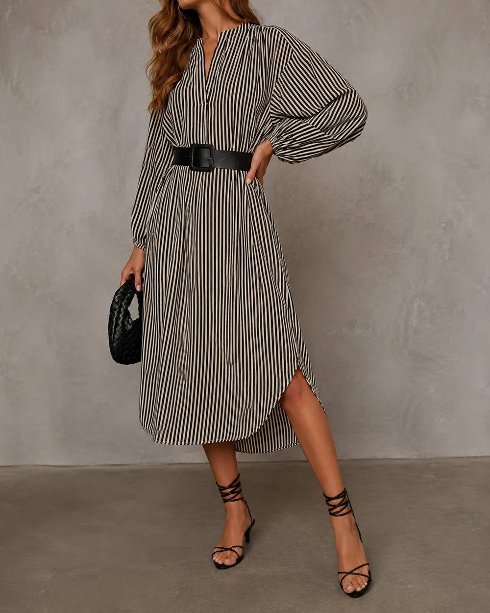 Simone | Vestido Camiseiro Midi às Riscas com Cinto