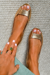 Adelina – Zlate udobne sandale