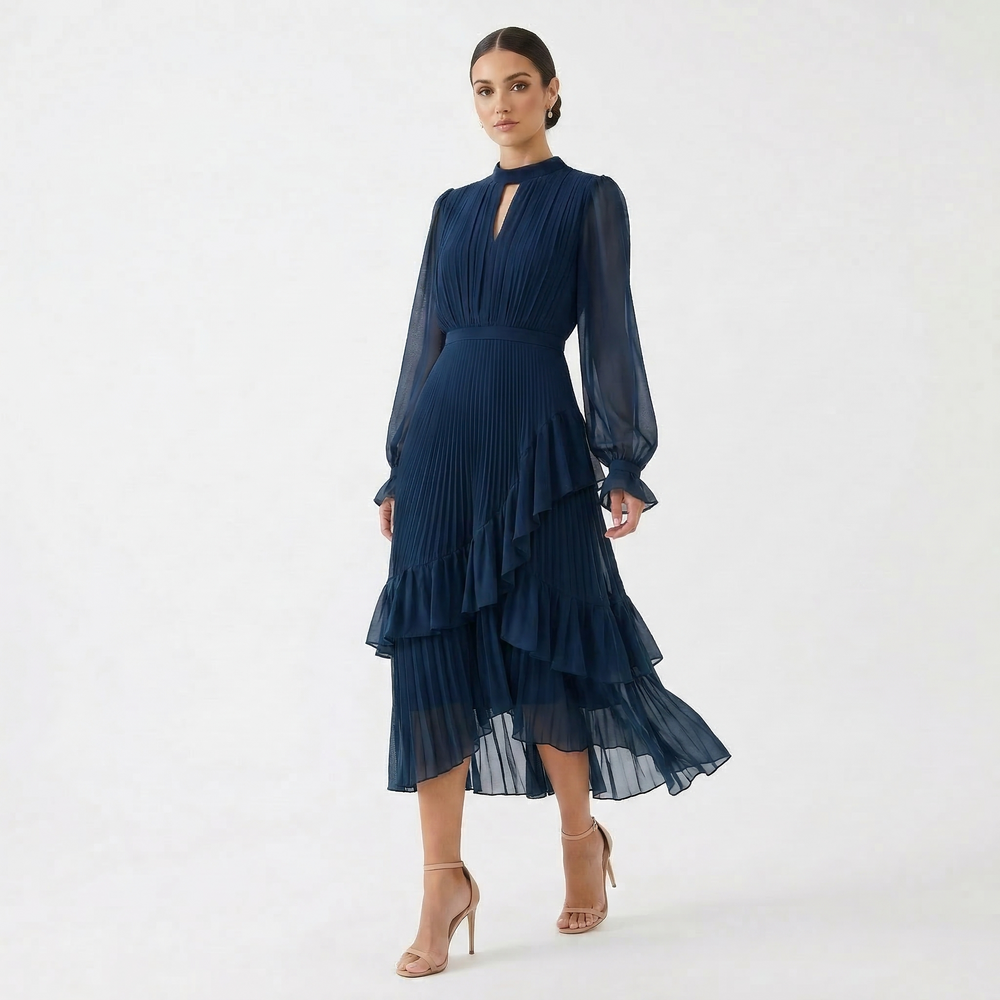 Mariana - Vestido Plissado com Mangas Fluídas e Folhos Assimétricos