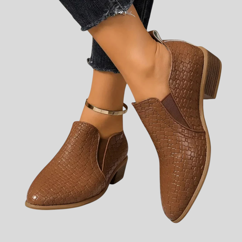 Leonor | Botins Entrançados com Salto Bloco