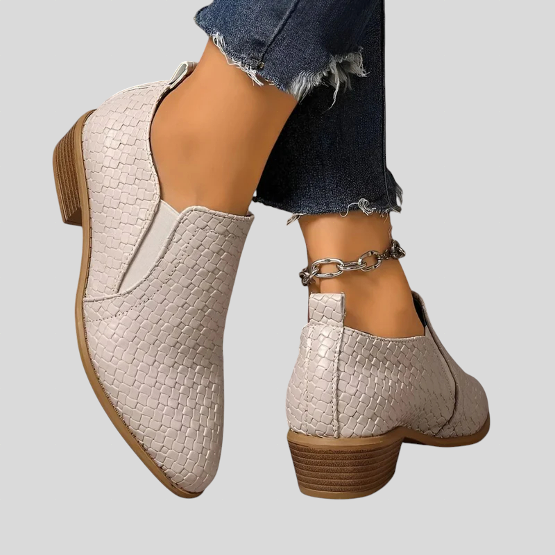Leonor | Botins Entrançados com Salto Bloco