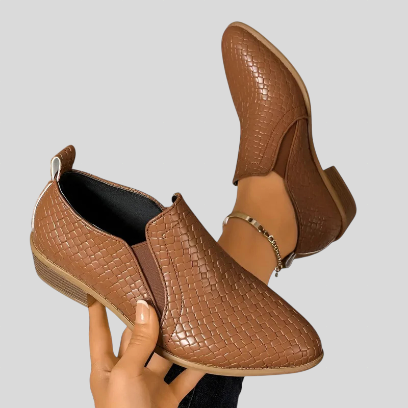 Leonor | Botins Entrançados com Salto Bloco
