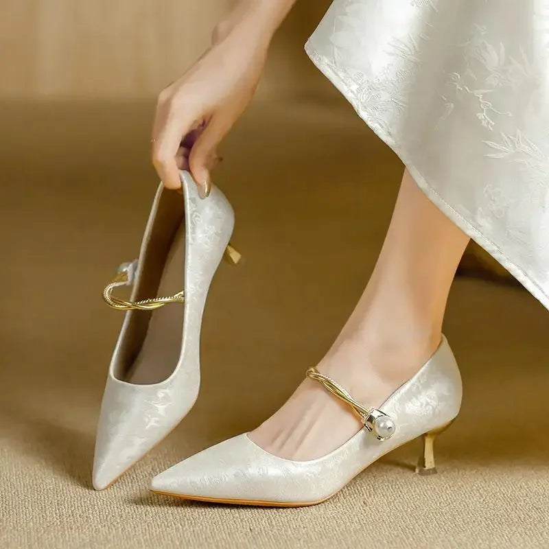 Luciana | Sapatos de Salto com Tira de Pérolas