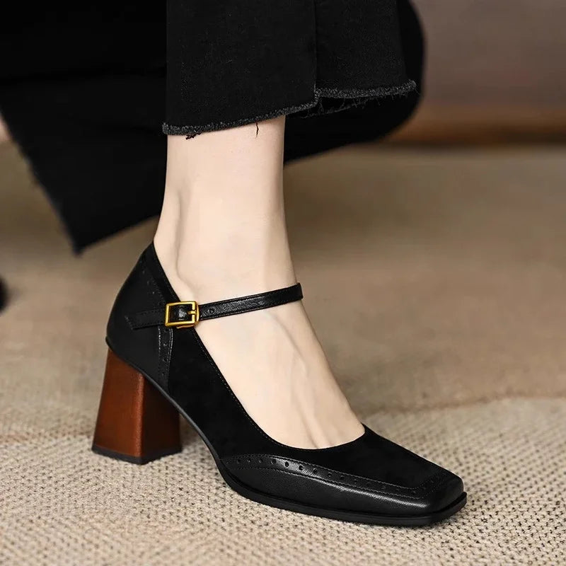 Berta | Sapatos de Salto Vintage com Fivela