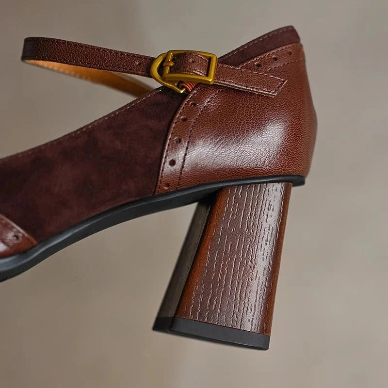 Berta | Sapatos de Salto Vintage com Fivela