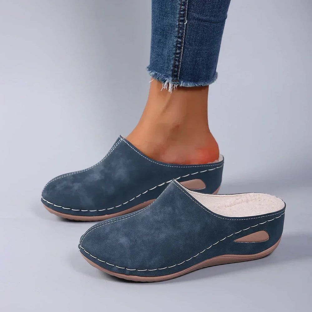 Celestina | Pantufas Forradas com Sola em Cunha