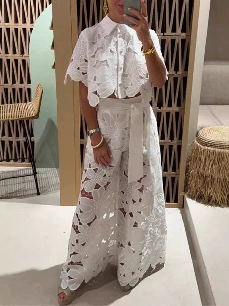 Élira | Čipkasti komplet (bluza in hlače)