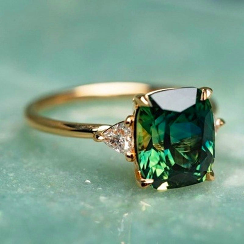 Eleganter Vintage-Ring mit quadratischem Smaragd